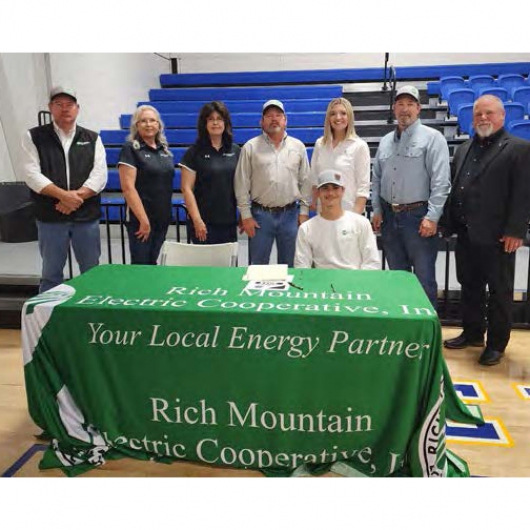 Apprentice lineman signing day